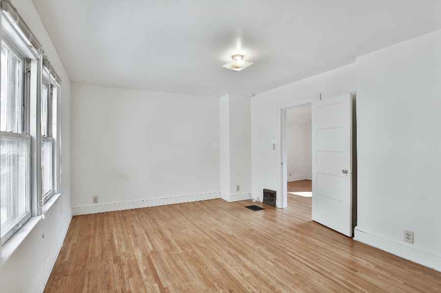 Bed at 1720 Rollins Ave SE, Minneapolis, MN