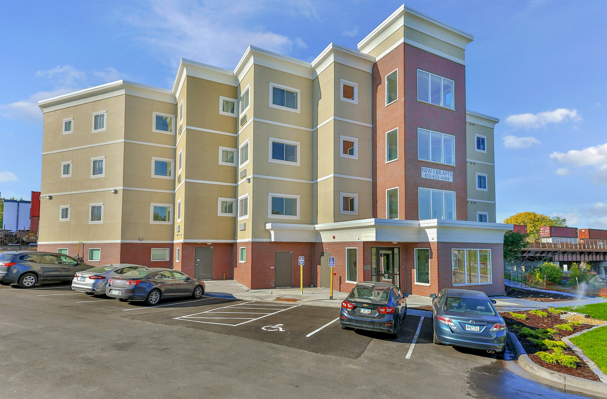 1040 Como Ave SE, Elmwood apartments near the University of Minnesota, Minneapolis, MN