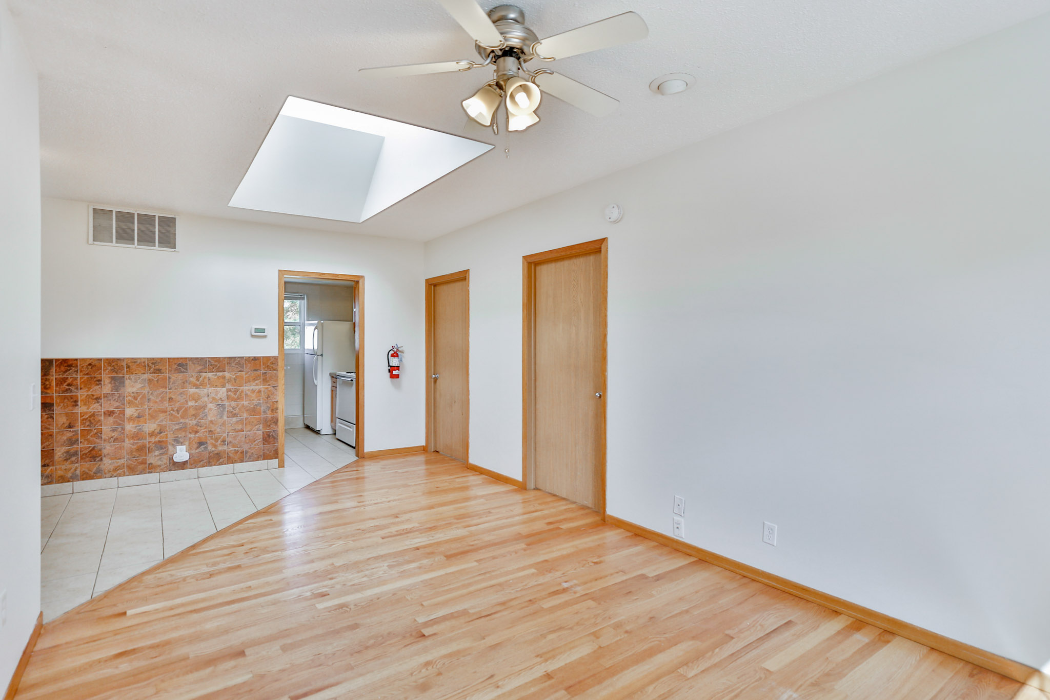 Entryway at 837 15th Ave SE, Minneapolis, MN