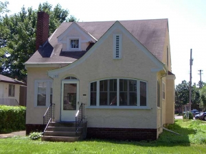 4 Bedroom apartment building exterior, Minneapolis, MN