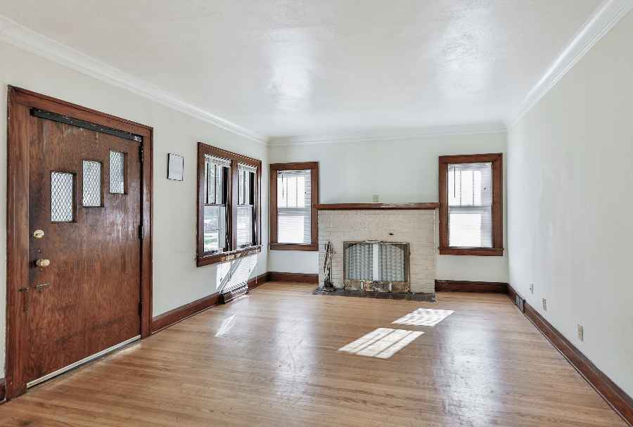 Living at 1720 Rollins Ave SE, Minneapolis, MN