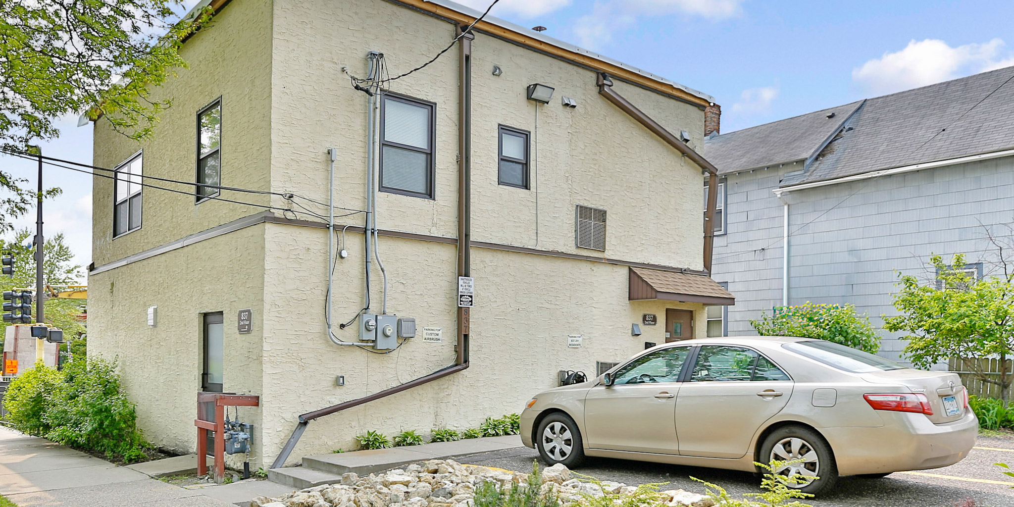 Parking at 837 15th Ave SE, Minneapolis, MN